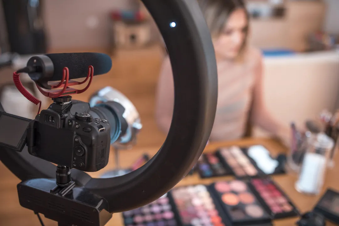 快手网站粉丝免费-视频号刷粉-网红云商城_快手电商服务商大会_大搞品牌服务商