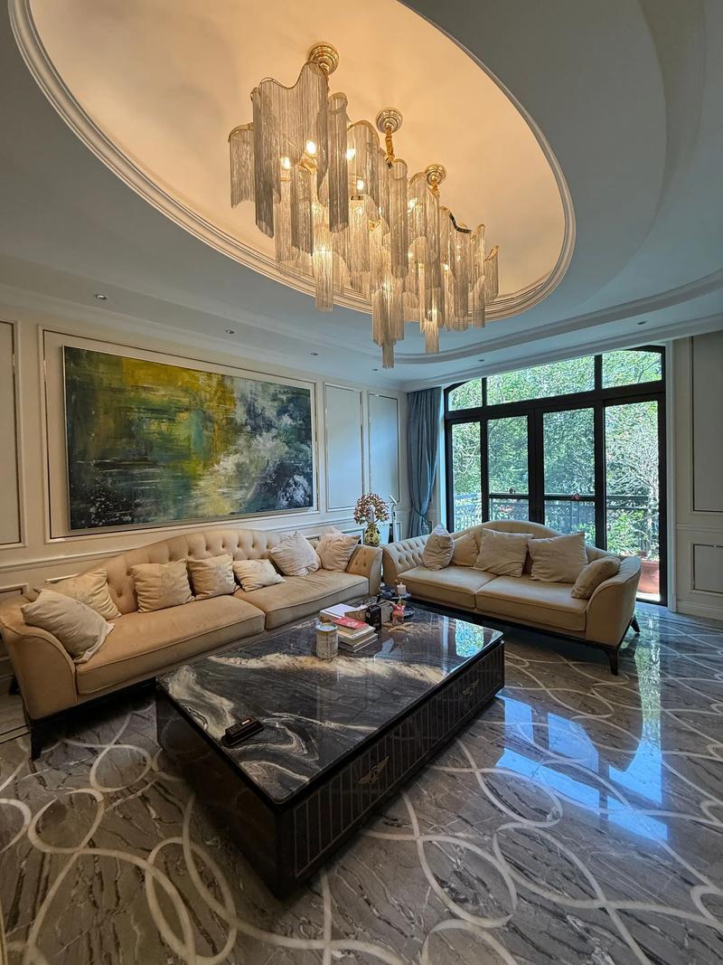 中海九号公馆别墅样板间，高端豪华，多户型在售